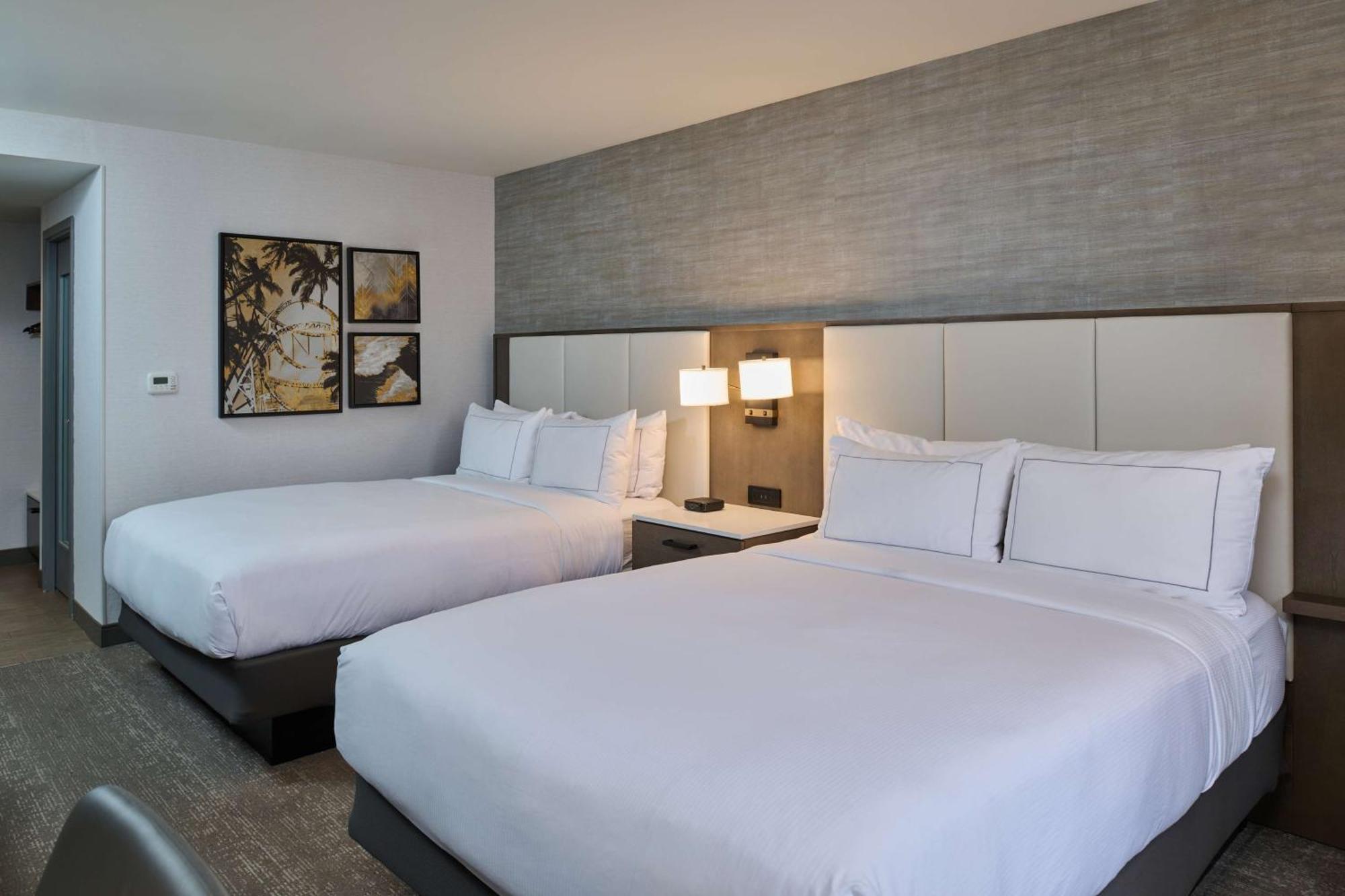 מלון Doubletree By Hilton בואנה פארק מראה חיצוני תמונה