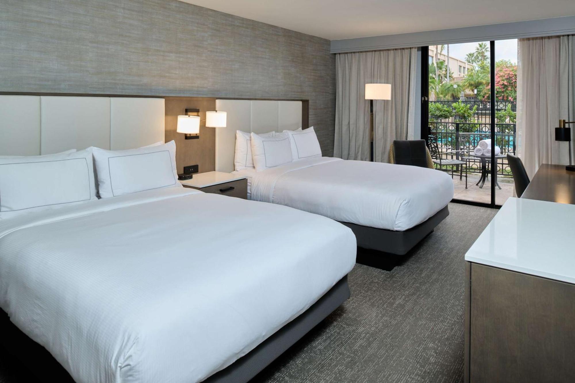 מלון Doubletree By Hilton בואנה פארק מראה חיצוני תמונה