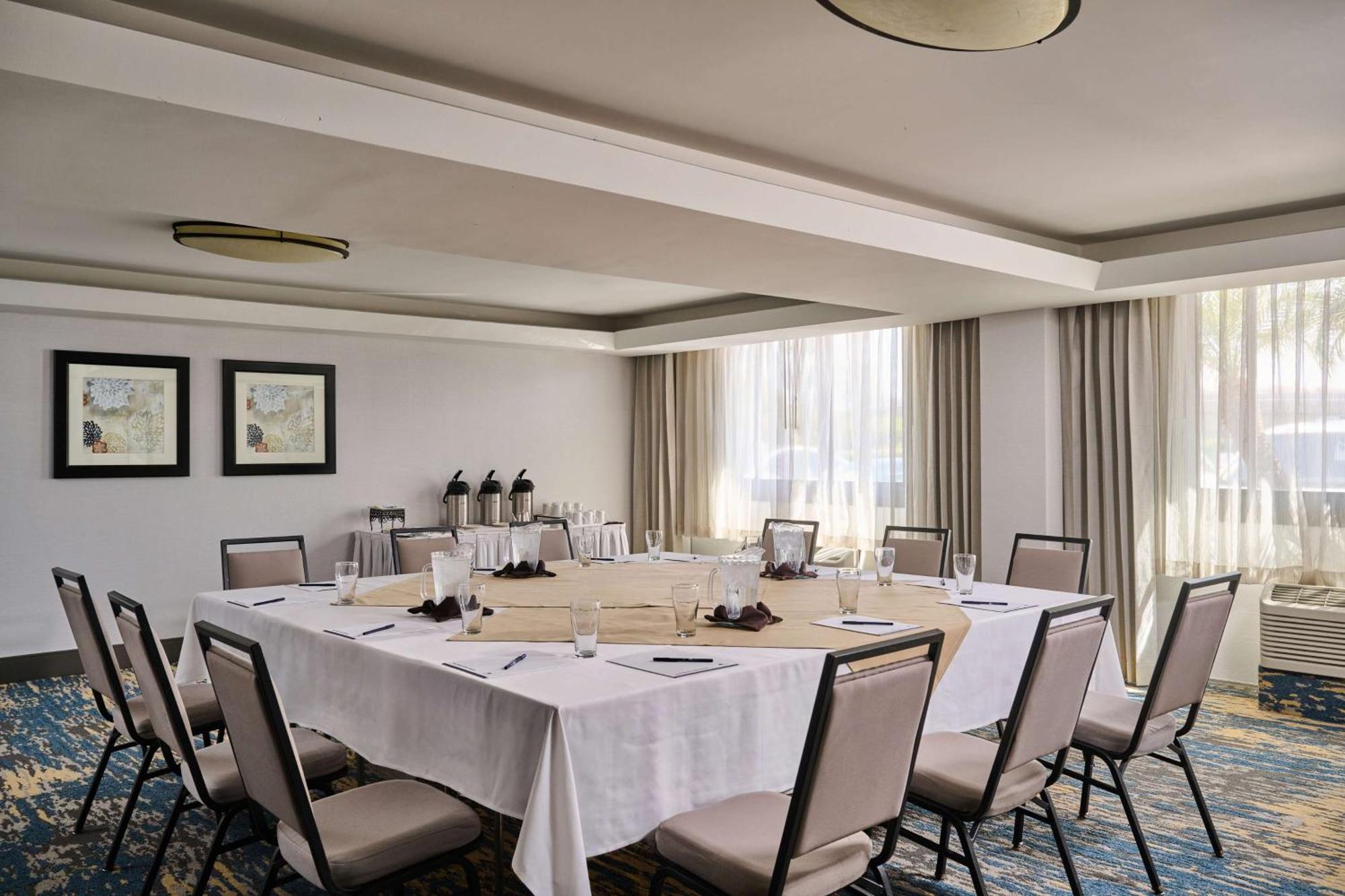 מלון Doubletree By Hilton בואנה פארק מראה חיצוני תמונה