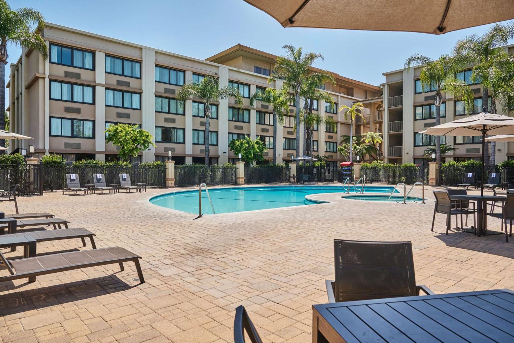 מלון Doubletree By Hilton בואנה פארק מראה חיצוני תמונה